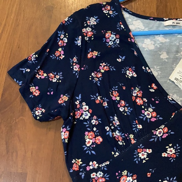 mi ami navy floral print dress - Picture 4 of 4